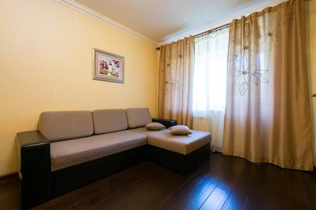 Nadezhda Apartments In Touristic Area, On The Dostyk Avenue 89 Almaty Exterior photo